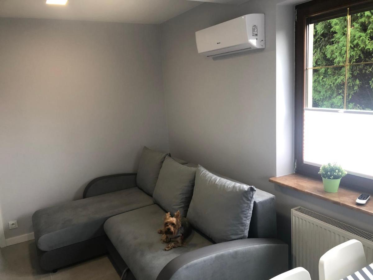 Klimatyzowane Apartamenty I Pokoje Przy Targach เคียลเซ ภายนอก รูปภาพ
