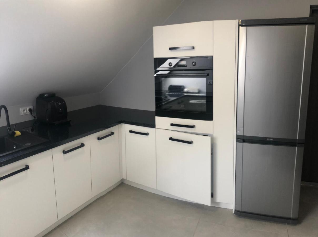 Klimatyzowane Apartamenty I Pokoje Przy Targach เคียลเซ ภายนอก รูปภาพ